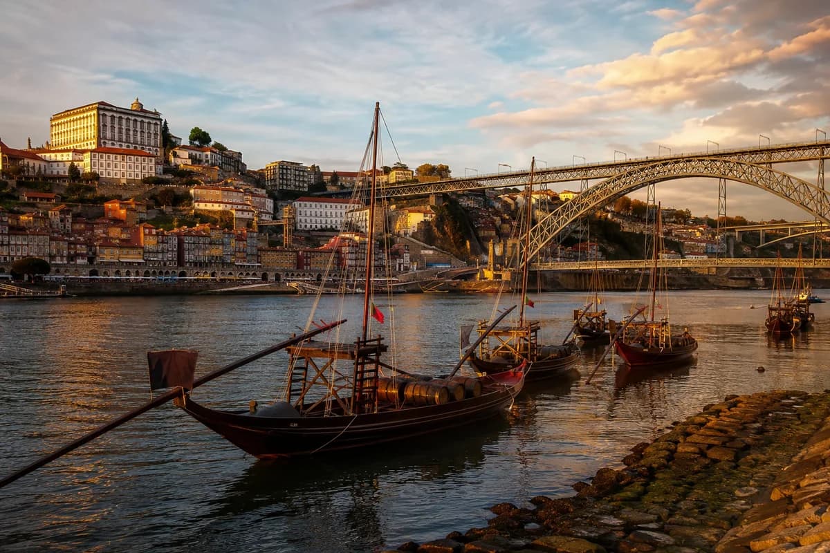 Representative travel artwork for Porto